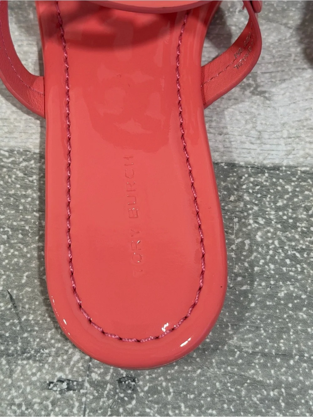 TORY BURCH WOMEN'S MILLER PATENT LEATHER SANDAL - PINK - SZ - 6 .US